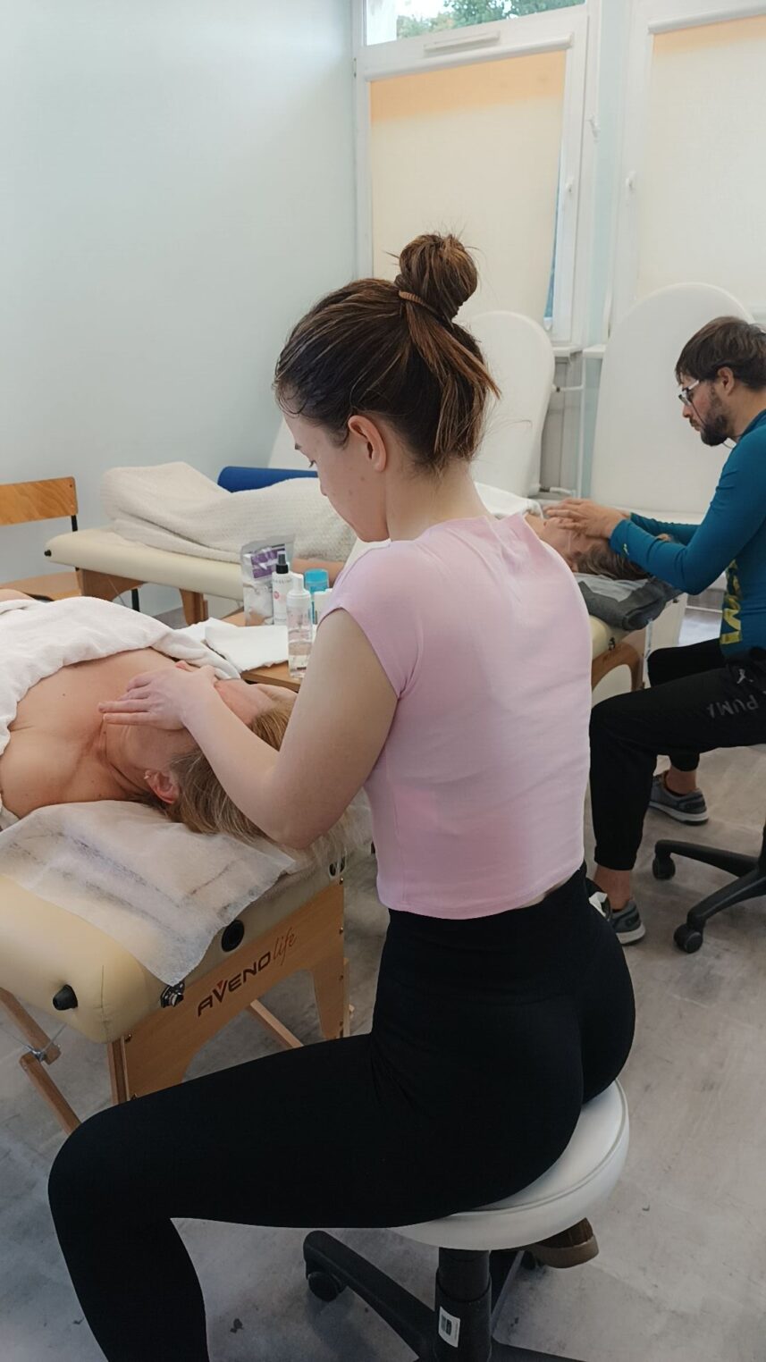 Jak działa Dentystyczna terapia twarzy?